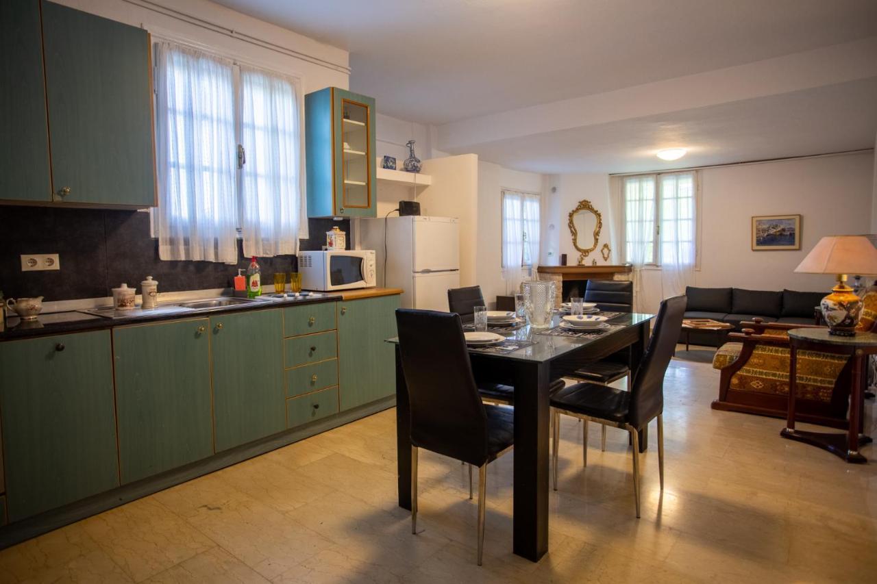 Traditional Villa Appartment With Garden, Also For Gatherings ,15 Minutes From Thessaloniki Airport Exteriör bild