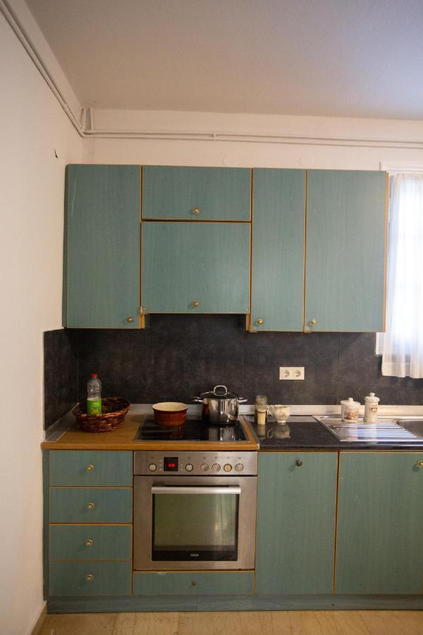 Traditional Villa Appartment With Garden, Also For Gatherings ,15 Minutes From Thessaloniki Airport Exteriör bild